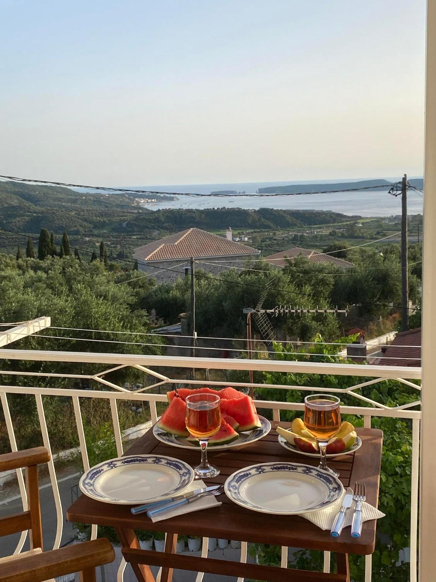 Golden Navarino'S Sunset Pylos Zewnętrze zdjęcie